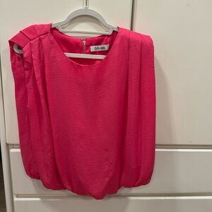 DO+BE Hot Pink Blouse Sleeveless Shoulder Pad‎ Top Size M